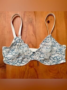 Victoria’s Secret Body by Victoria Unlined Demi Bra, White/Blue Floral Lace, 40F